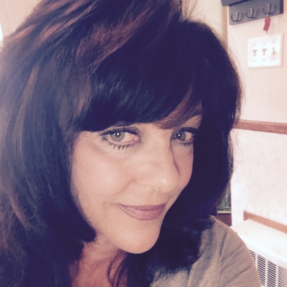 Meet your Posher, Jaclyn - Picture 1 of 1